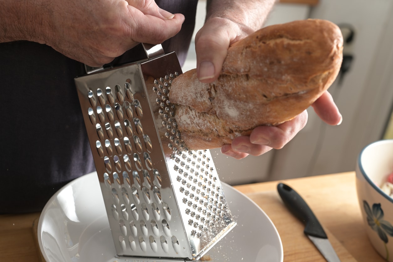 Brot zu trocken? Paniermehl selbermachen!