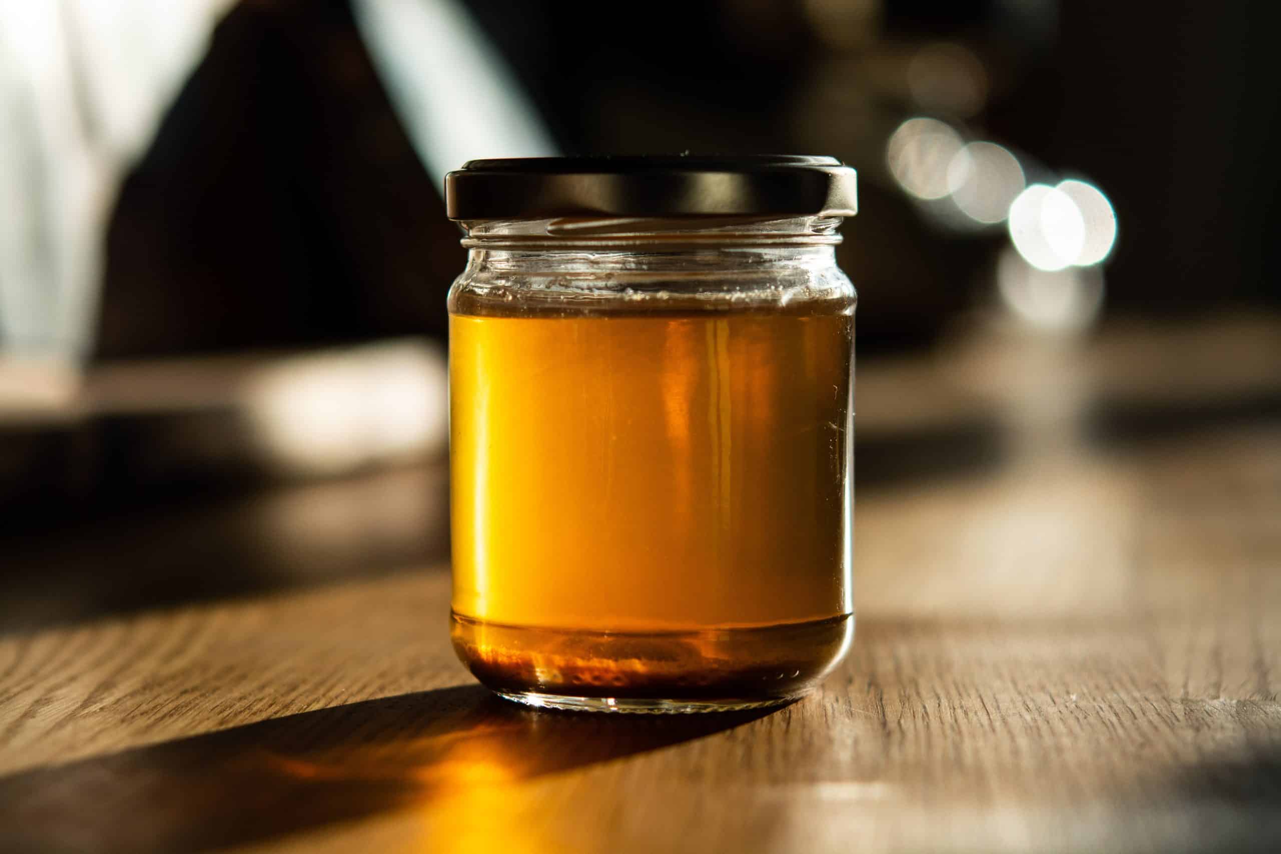 Aus Gemüseabfällen leckere Brühe kochen